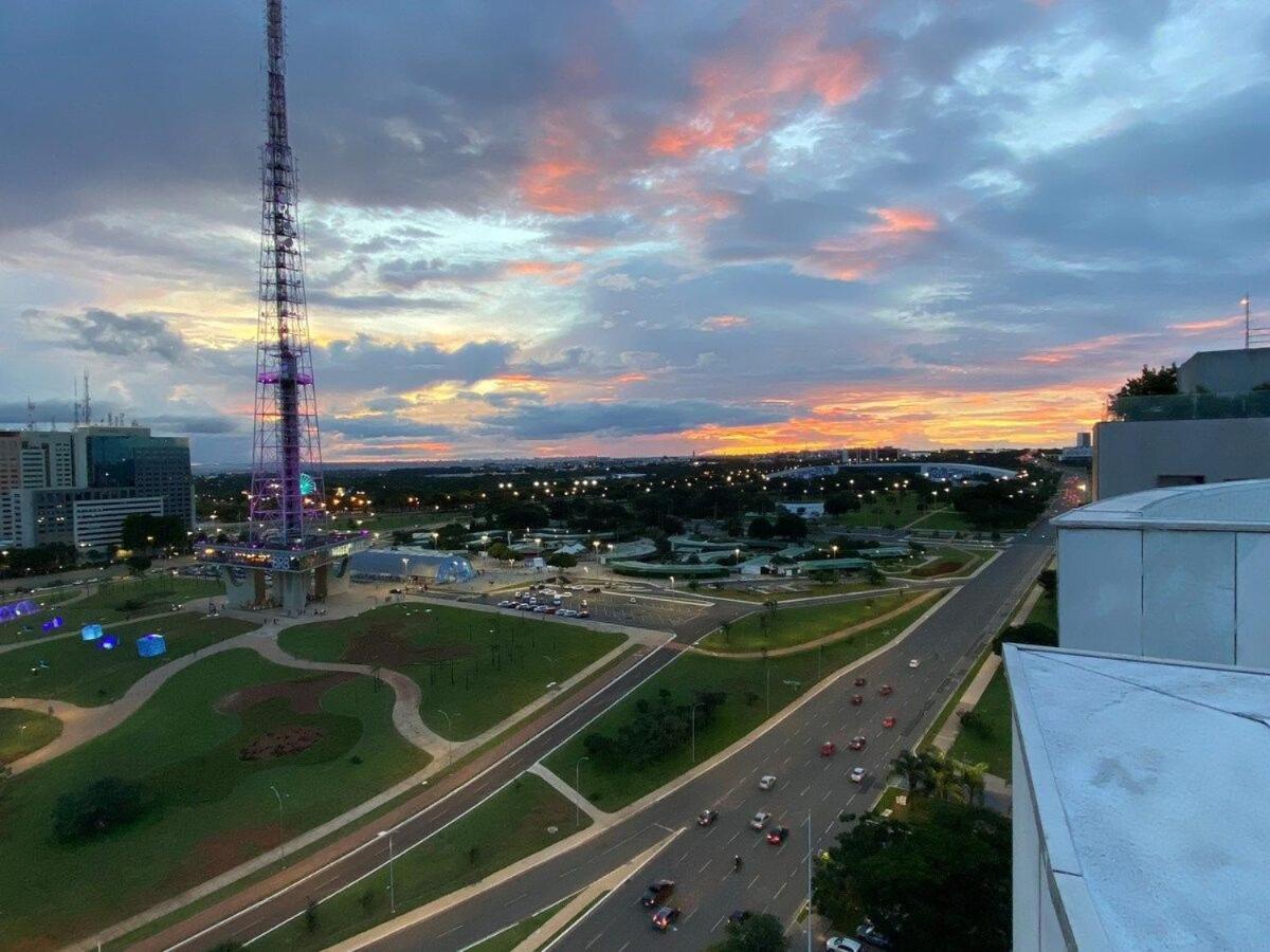 Flat Encantador No 7º Com Vista Pra Torre De Tv Бразиліа Екстер'єр фото